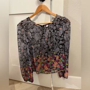 Beautiful floral flowy blouse XS